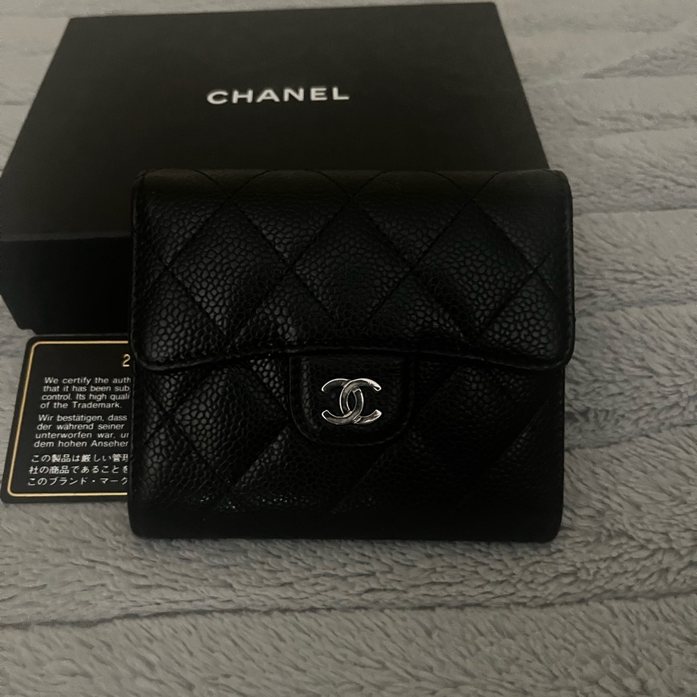 Chanel Caviar Classic Small Compact Flap Wallet - Picture 5 of 8